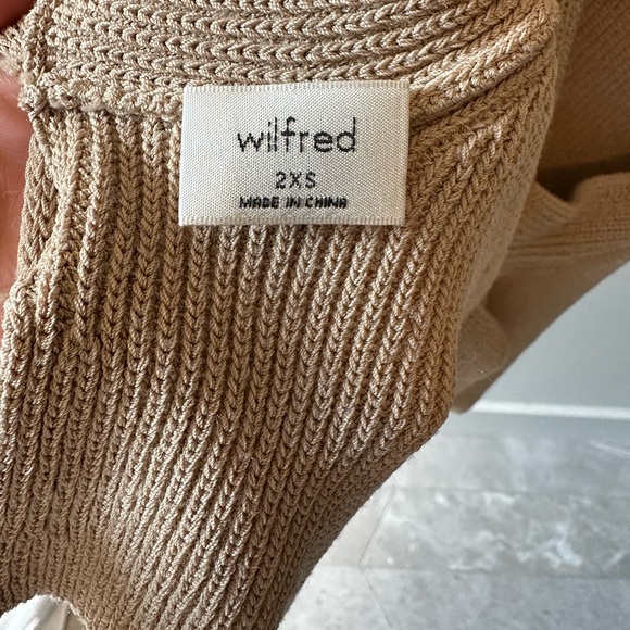 Aritzia Wilfred Cayenne Top - Picture 6 of 7